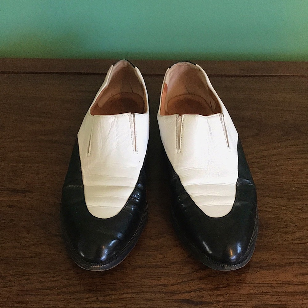 Vintage black and white slip-on flats